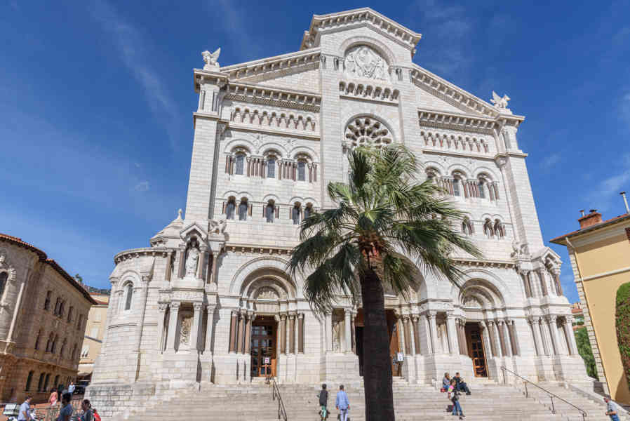 Principado de Mónaco 17 - Montecarlo - catedral de San Nicolás.jpg